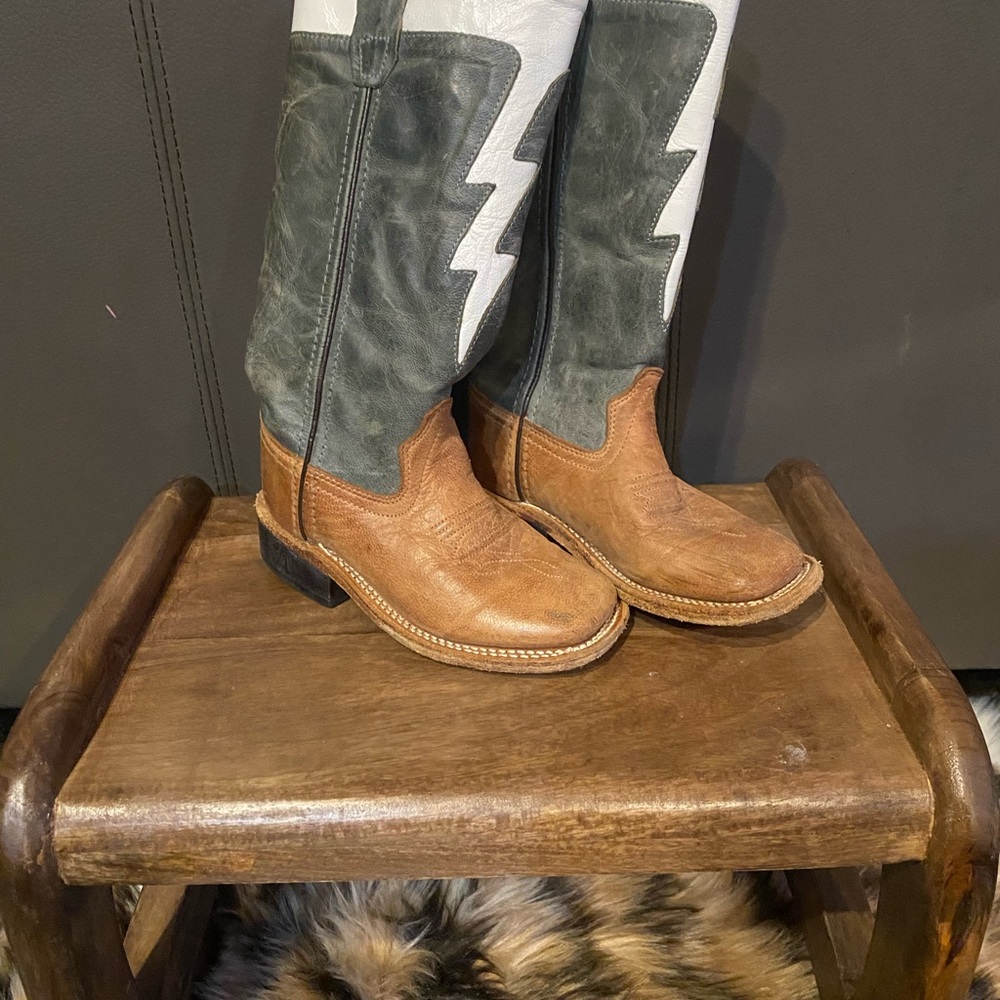 Stylish Leather Cowboy Boots